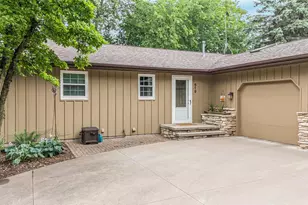 519 Sheridan St, Kaukauna, WI 54130 - Photo 2