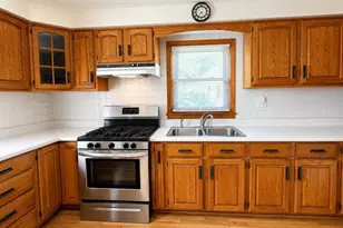 403 Dakota St, Oshkosh, WI 54902 - Photo 12