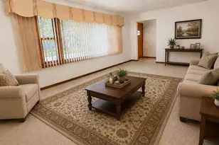 403 Dakota St, Oshkosh, WI 54902 - Photo 6
