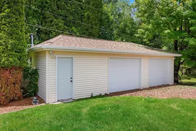 2931 Brookview Drive, Green Bay, WI 54313 - Photo 10