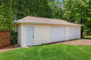 2931 Brookview Dr, Green Bay, WI 54313 - Photo 10