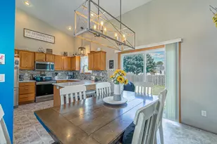 2530 Grassy Ln, Neenah, WI 54956 - Photo 8
