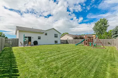 2530 Grassy Lane, Neenah, WI 54956 - Photo 32