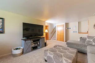 2530 Grassy Ln, Neenah, WI 54956 - Photo 20
