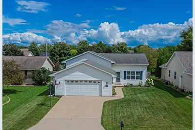 2530 Grassy Lane, Neenah, WI 54956 - Photo 2