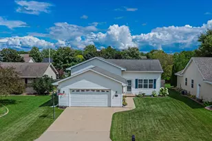 2530 Grassy Ln, Neenah, WI 54956 - Photo 2