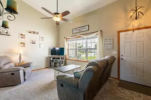 2530 Grassy Ln, Neenah, WI 54956 - Photo 4