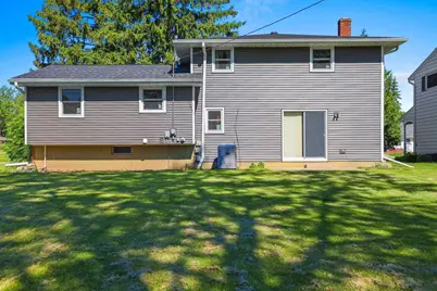 616 Saratoga Street, Green Bay, WI 54303 - Photo 2