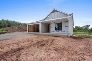 475 Breccia Way, Green Bay, WI 54311 - Photo 2