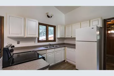 622 W Fulton Street, Waupaca, WI 54981 - Photo 6