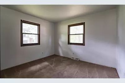622 W Fulton Street, Waupaca, WI 54981 - Photo 10