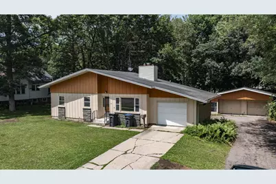 622 W Fulton Street, Waupaca, WI 54981 - Photo 1