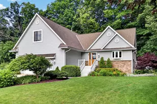 N115W19758 Shadow Wood Ct, Germantown, WI 53022 - Photo 2