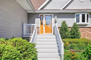 N115W19758 Shadow Wood Ct, Germantown, WI 53022 - Photo 4