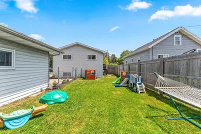707 N Sawyer Street, Oshkosh, WI 54902 - Photo 6