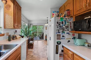 1637 Gabertfield Ct, Suamico, WI 54173 - Photo 10