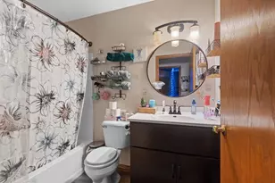 1637 Gabertfield Ct, Suamico, WI 54173 - Photo 44