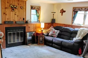 2050 Hilltop Dr, Ashwaubenon, WI 54313 - Photo 8