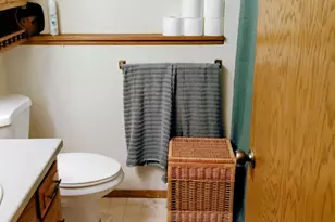 2050 Hilltop Dr, Ashwaubenon, WI 54313 - Photo 12