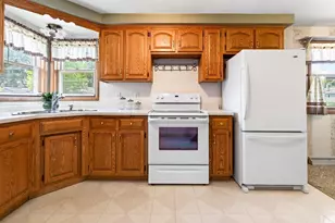 1308 Kenneth Ave, Kaukauna, WI 54130 - Photo 10