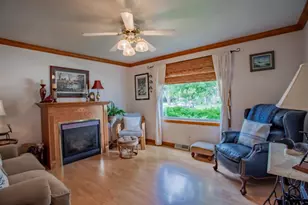 817 Dove St, Oshkosh, WI 54901 - Photo 2