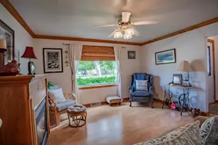 817 Dove St, Oshkosh, WI 54901 - Photo 4
