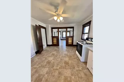 631 W 11th Avenue, Oshkosh, WI 54902 - Photo 8