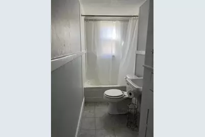 631 W 11th Avenue, Oshkosh, WI 54902 - Photo 12