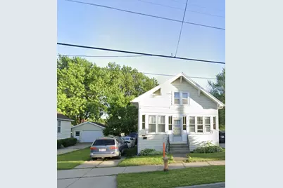631 W 11th Avenue, Oshkosh, WI 54902 - Photo 1