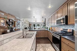 5011 Edgewater Beach Rd, Green Bay, WI 54311 - Photo 8