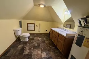 713 W Waupaca St, New London, WI 54961 - Photo 18