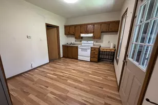 713 W Waupaca St, New London, WI 54961 - Photo 4