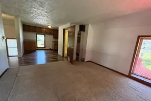 713 W Waupaca St, New London, WI 54961 - Photo 20