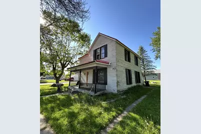 713 W Waupaca Street, New London, WI 54961 - Photo 2