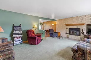 872 S Park Ave, Fond du Lac, WI 54935 - Photo 2