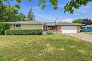 872 S Park Ave, Fond du Lac, WI 54935 - Photo 1