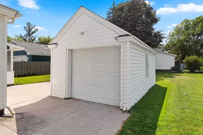 1727 N Clark Street, Appleton, WI 54911 - Photo 6