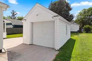1727 N Clark St, Appleton, WI 54911 - Photo 6