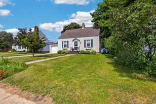 232 1st St, Menominee, MI 49858 - Photo 4
