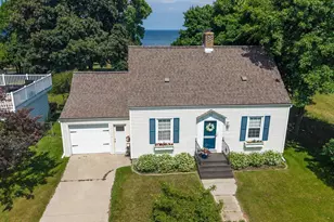 232 1st St, Menominee, MI 49858 - Photo 40