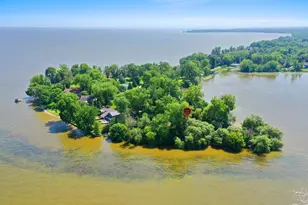 200 Lake Rd, Menasha, WI 54952 - Photo 2