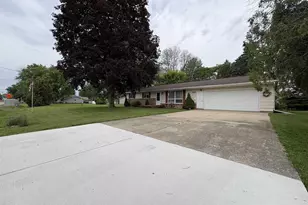 205 N Meyer St, Cecil, WI 54111 - Photo 8