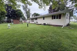 205 N Meyer St, Cecil, WI 54111 - Photo 6