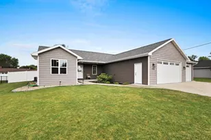 1124 Harold Dr, Menasha, WI 54952 - Photo 32