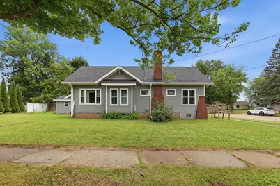 47 E 14th Street, Clintonville, WI 54929 - Photo 2