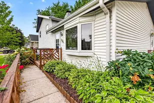 1164 Mayer St, Menasha, WI 54952 - Photo 2