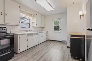 910 Wilson Ave, Green Bay, WI 54303 - Photo 6
