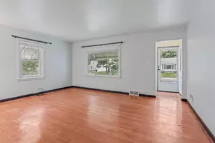910 Wilson Ave, Green Bay, WI 54303 - Photo 4