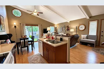 1385 W 18th Avenue #2, Oshkosh, WI 54902 - Photo 4