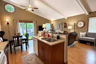 1385 W 18th Ave, Oshkosh, WI 54902 - Photo 4